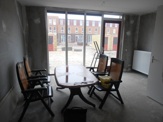 Gratema - Oplevering 22 december 2011: Tuinset in de woonkamer.